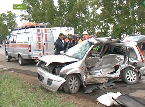 Автокатастрофа на трассе Абакан-Саяногорск. Кадр телеканала ТВ-7